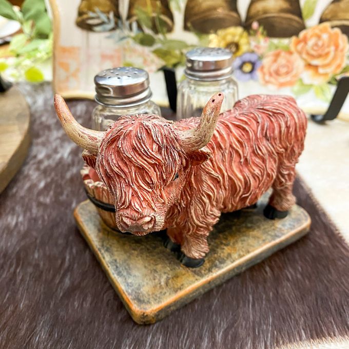 Highland Cow Salt and Pepper Shaker Set