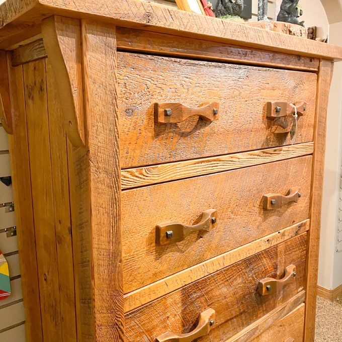 Stony Brooke Chest