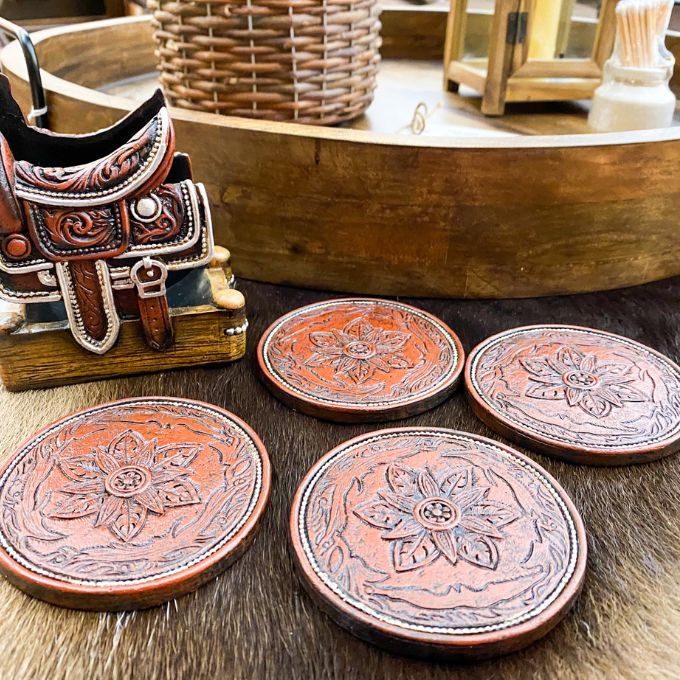 Saddle on Stand Coaster Set
