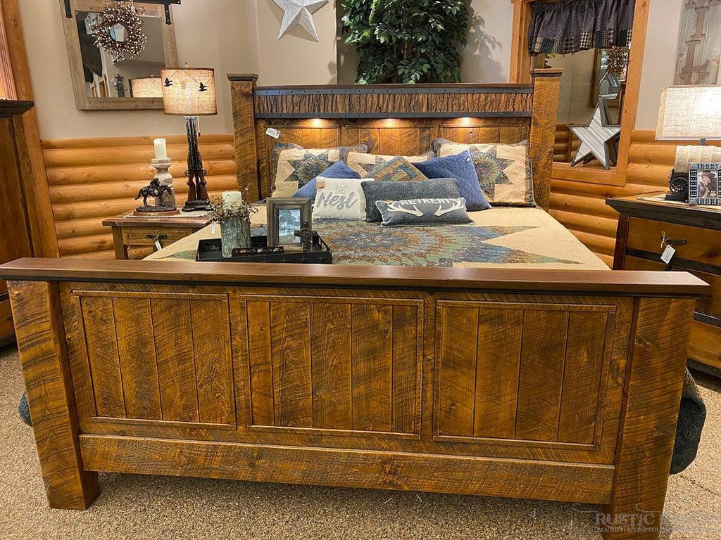 MOSSY OAK CARVER POINT KING BED WITH LIGHTING-Rustic Ranch